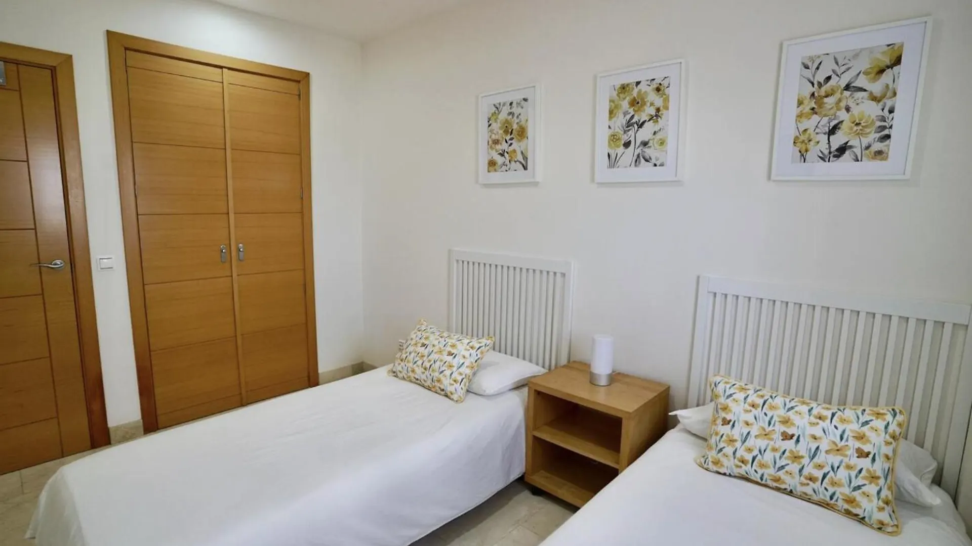 Apartamento Casa en Urb. Novo a 5min de playa con Pista Padel Chiclana de la Frontera España